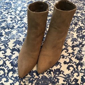 Perfectly Priscilla SZ 11 Taupe Side Zip Booties EUC SO Cute Very Versatile!